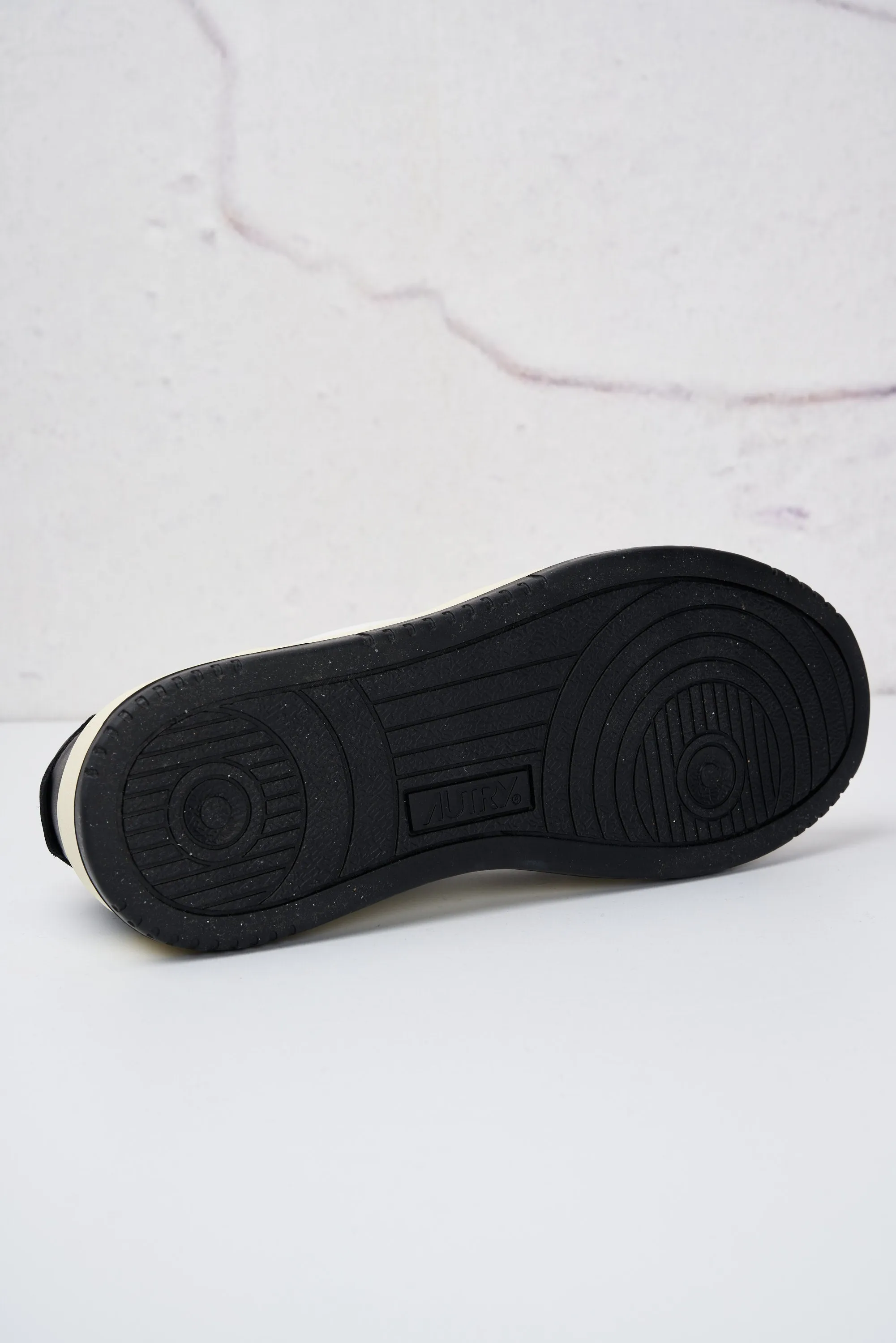 Autry Medalist Low in Pelle Bicolor Bianco/Nero 5200