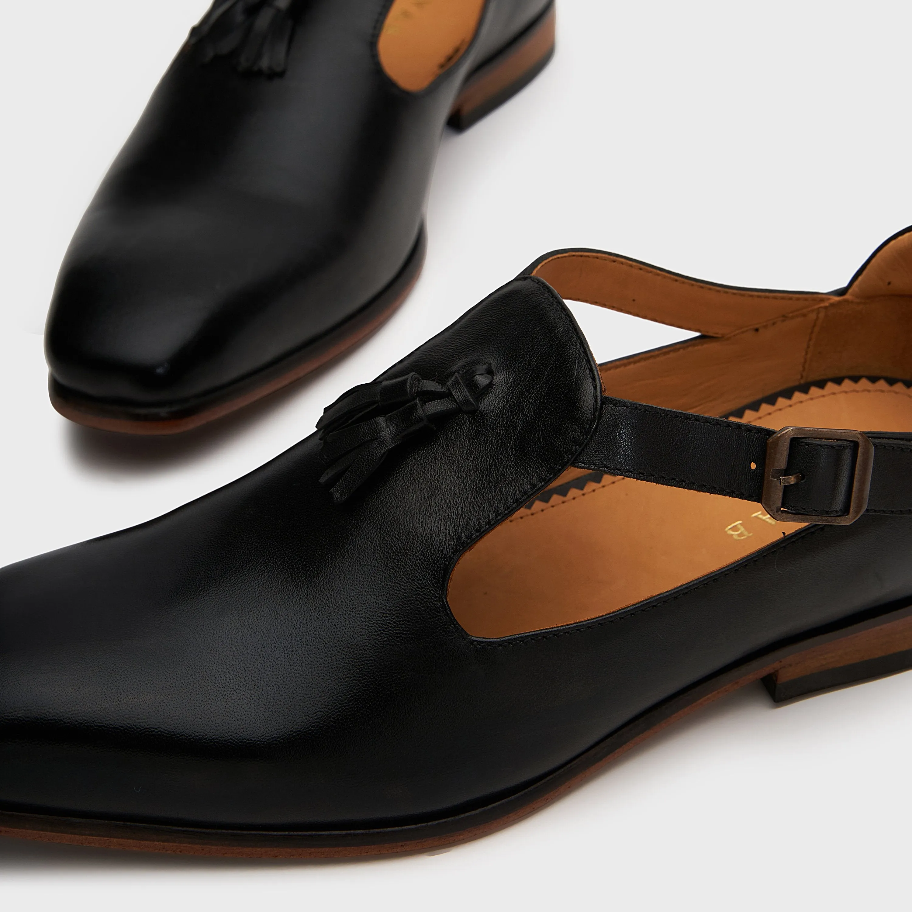 Bagh | Black Leather