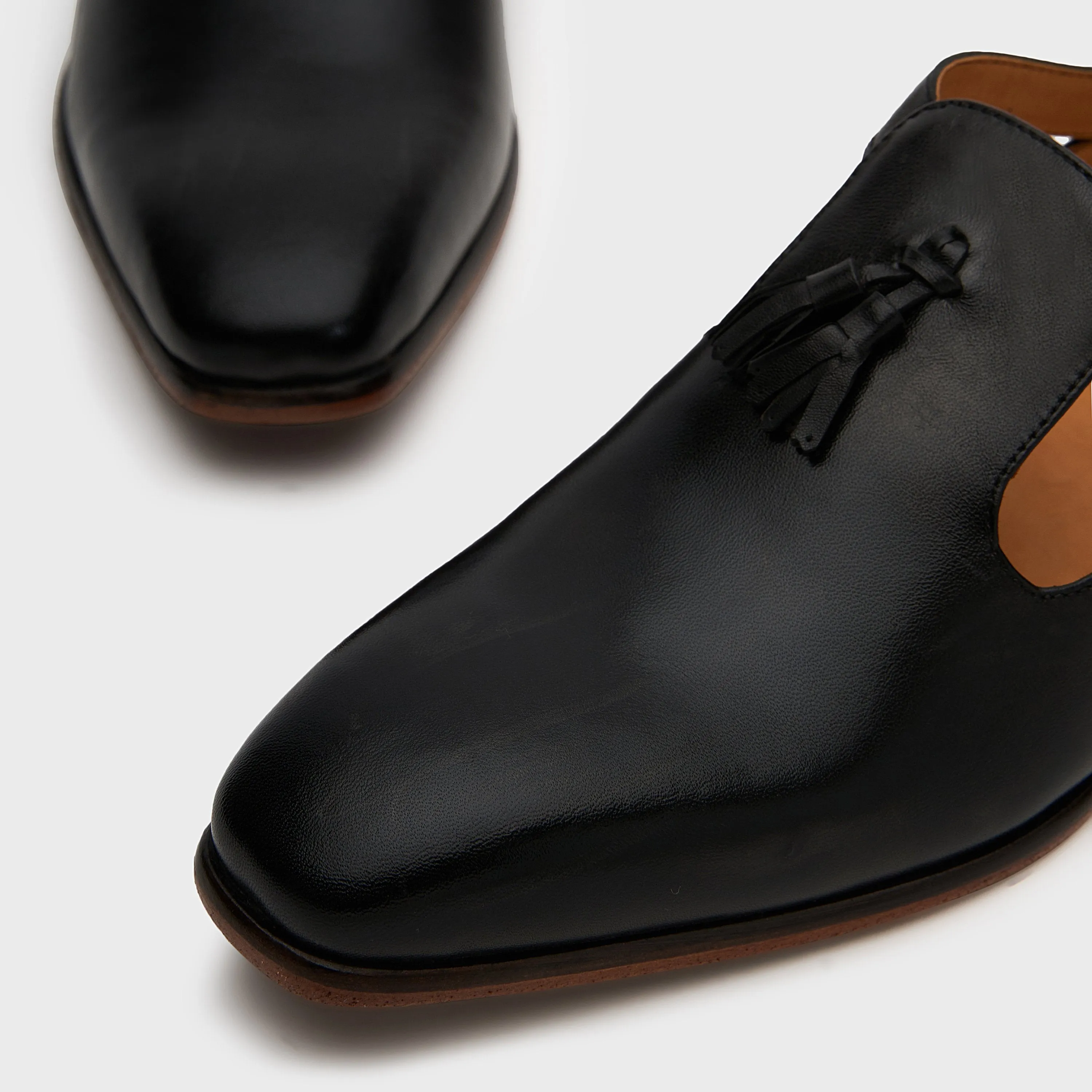 Bagh | Black Leather