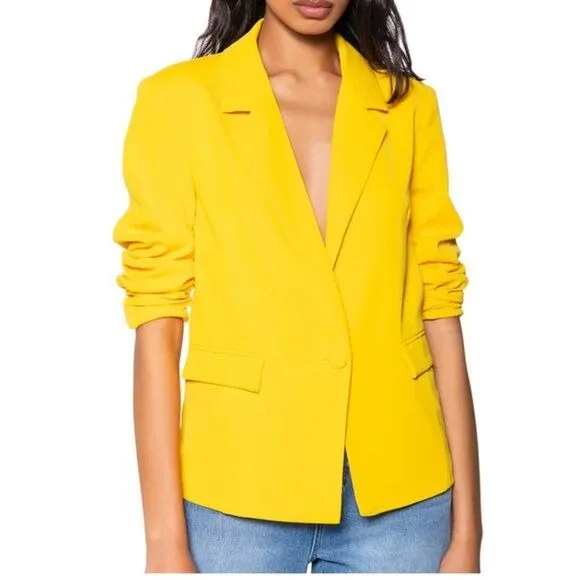 Callie Lives Elaine in the Sun AKIRA Spring Forward Relaxed Fit Yellow Blazer 1X