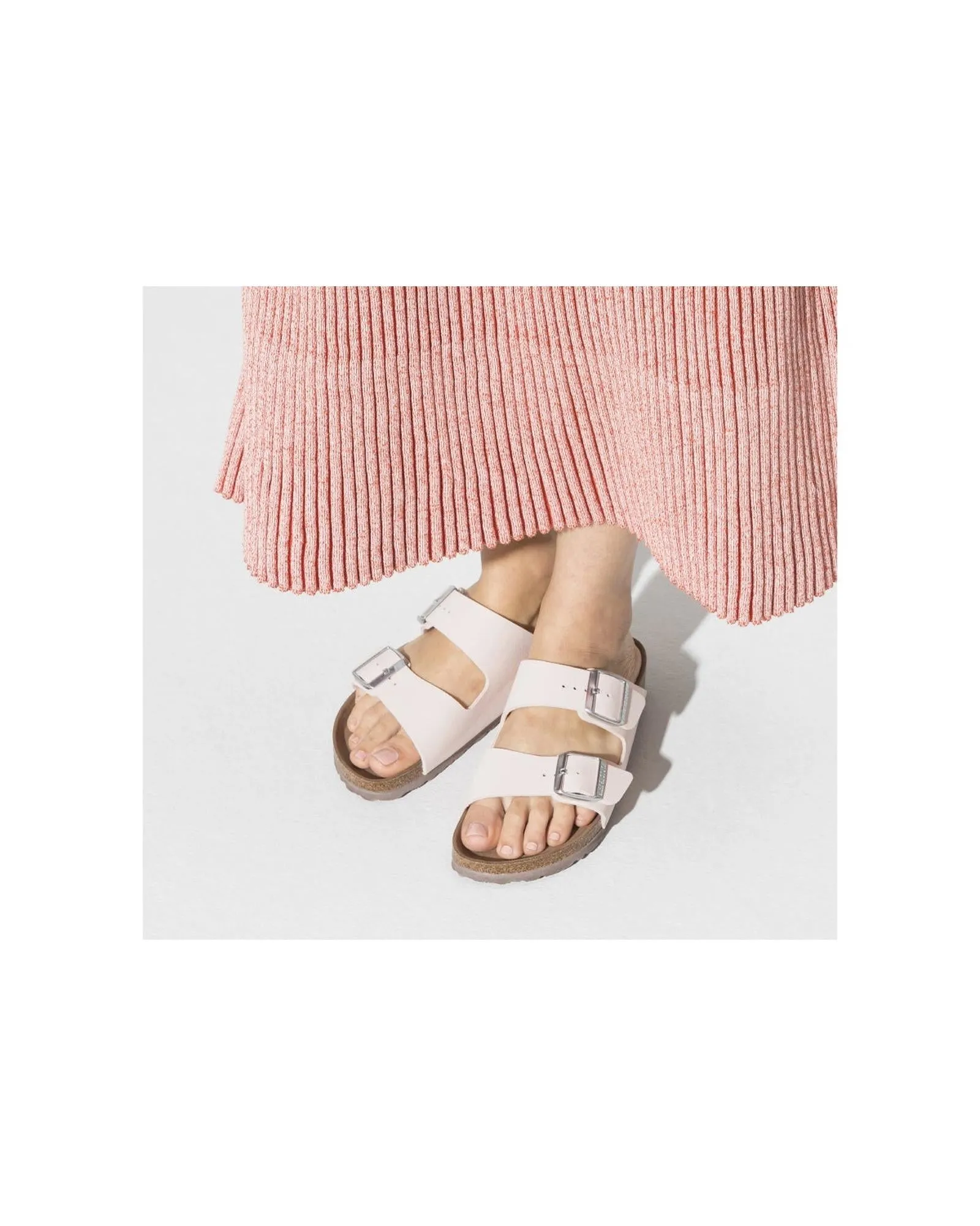 Comfortable and Stylish Vegan Sandals with Adjustable Straps - 39 EU