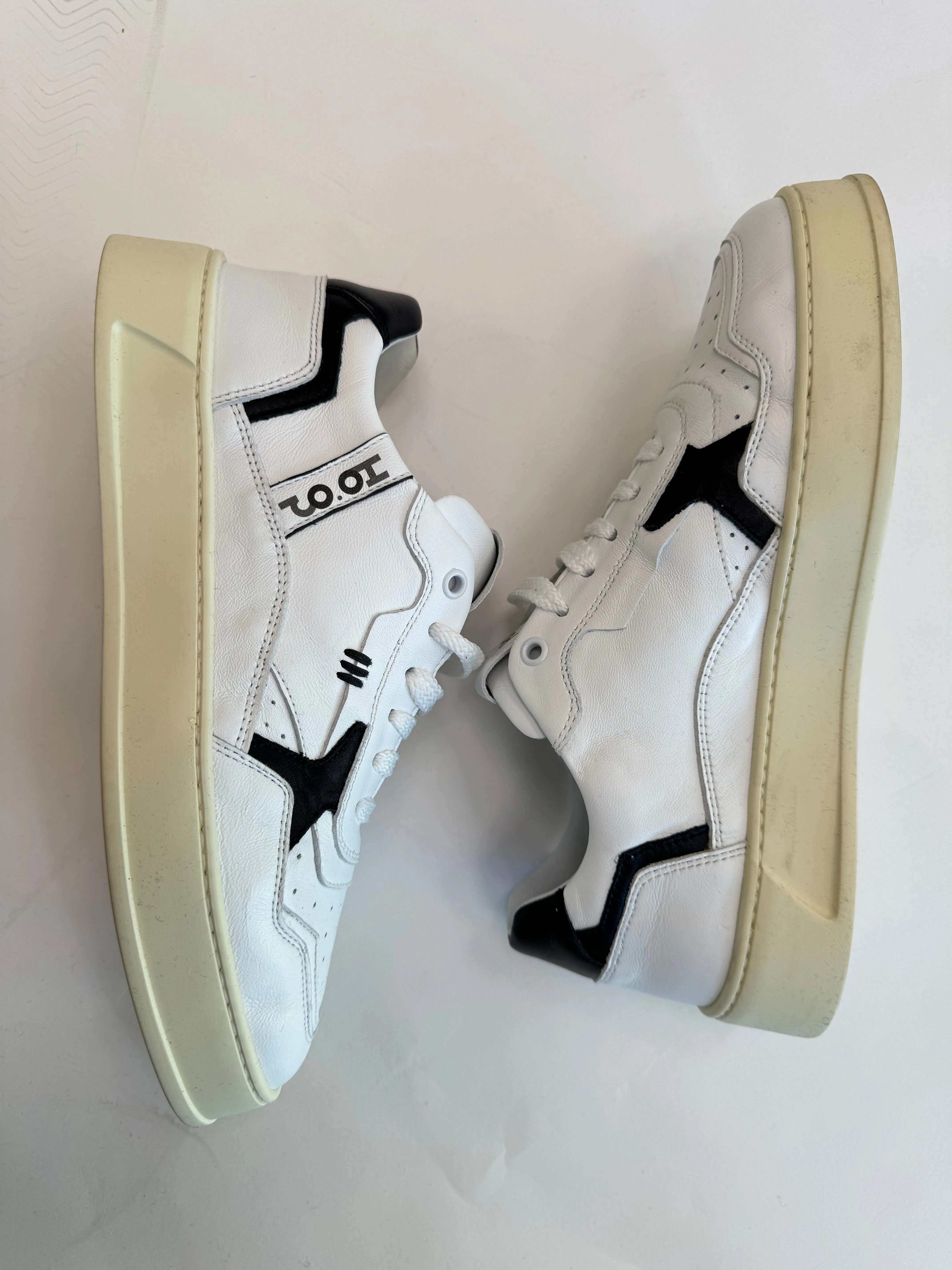 Sneaker Ho'op White Black